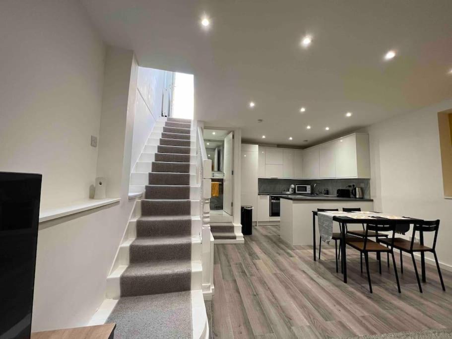 Stunning 3Br Maisonette In Brixton Londres Exterior foto